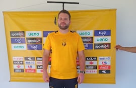 Ariel Sebastián Galeano Arce (29 años), presentado oficialmente como nuevo entrenador de Guaraní.