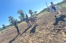 Victoria Royg, Alejandra Samaniego y Jimena Borja, participarán en Escuelas Menores.