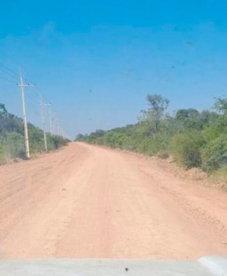 Camino que conduce a la nueva Ruta de la Bioceánica, rehabilitado tras casi 100 días de aislamiento.