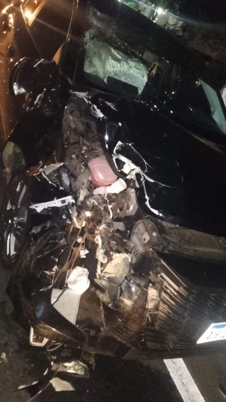 El impacto del motociclista se dio lado izquierdo del automóvil.