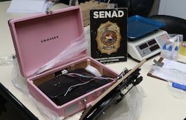 El tocadiscos transportaba la droga en su interior.