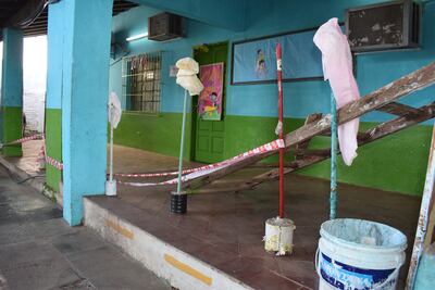 Aula clausurada para evitar una desgracia. Ahora los alumnos fueron reubicados en la biblioteca.