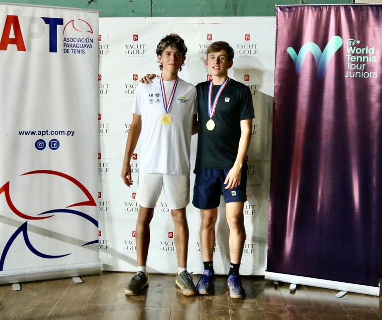 Cayo Narváez y Álvaro Frutos, campeones en dobles 18 años.