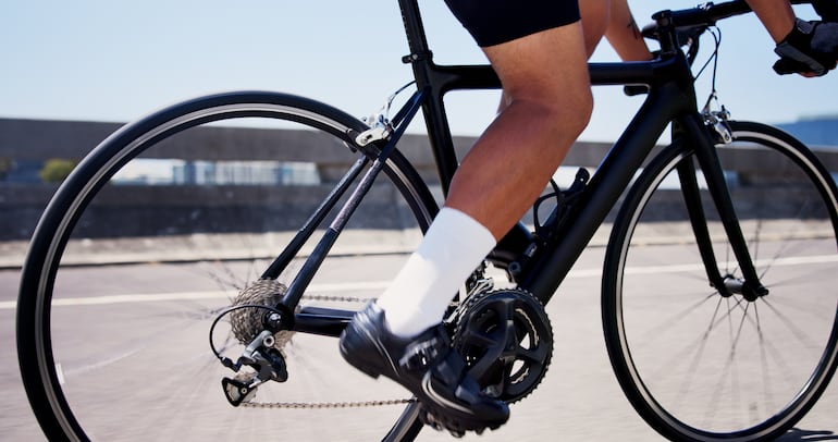 Andar en bici.
