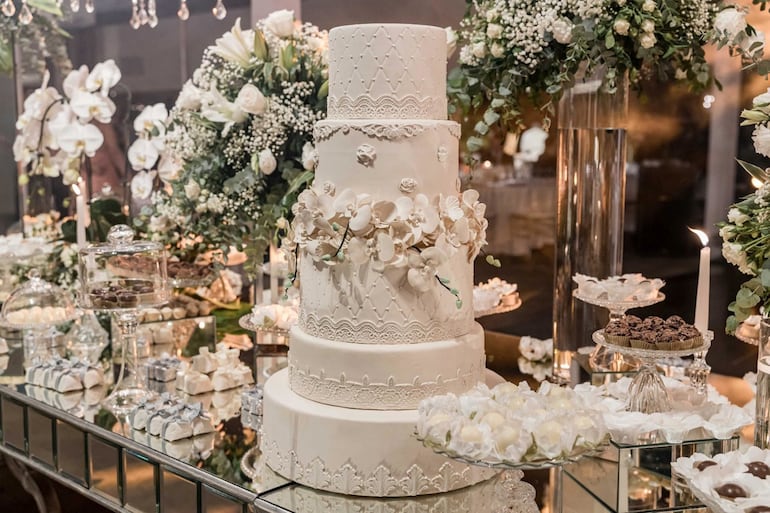 La mesa de dulces y la torta estuvieron a cargo de De la Casa Pederzani.