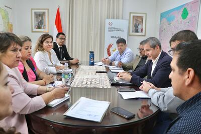 Reunión entre autoridades del IPS y el Ministerio de Salud para acordar asistencia sanitaria durante el verano.