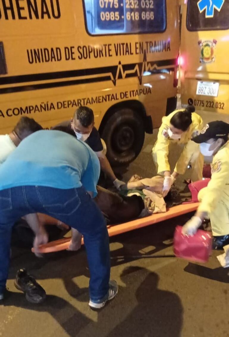 Peatón atropellado por motociclista.
