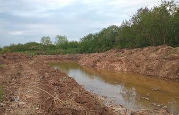 Así se encuentra hoy el arroyo Tayazuapé, tras los trabajos de dragado y retiro de toneladas de basuras.