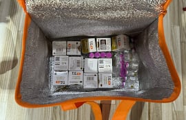 Los intervinientes incautaron varias ampollas de tirzepatida del poder del detenido.