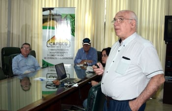 Imagen de archivo del Ing. Eduardo Sierra, durante una presentación del pronóstico climático, en Capeco, de años anteriores.