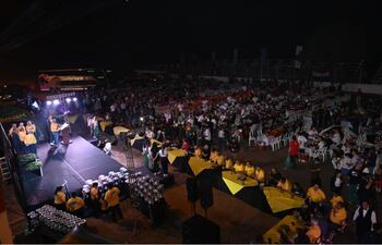 La ceremonia de premiación a los ganadores del 50° Transchaco Rally se realizó en la noche de este viernes, en el Autódromo Víctor Rubén Dumot.