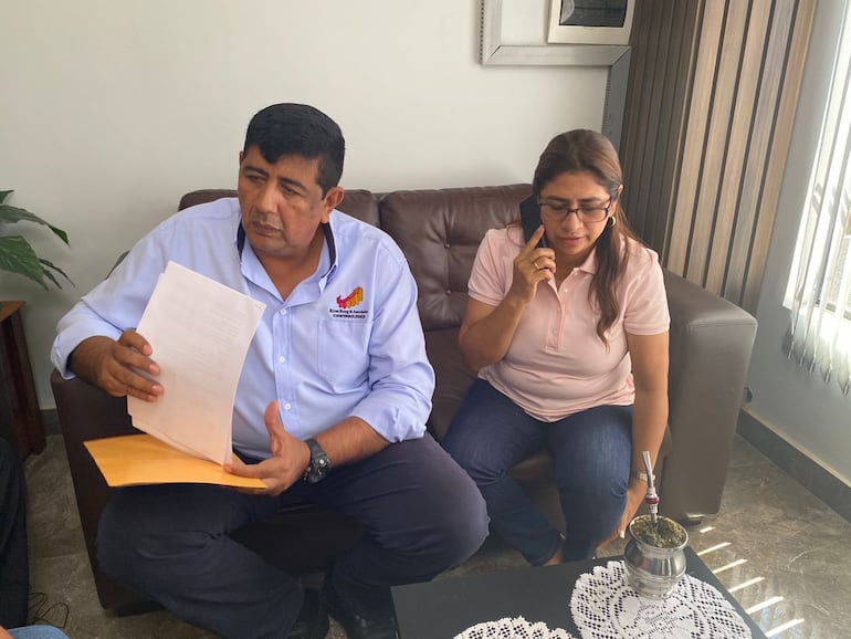 La gobernadora de Concepción, Liz Natalia Meza, y su esposo, el contador Nelson Rivas.