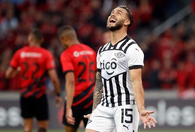 El paraguayo Héctor Villalba, futbolista de Libertad, en el partido contra Athletico Paranaense por la fase de grupos de la Copa Libertadores en el estadio Arena da Baixada, en Curitiba, Brasil.