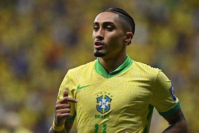 AME1064. BRASILIA (BRASIL), 20/03/2025.- Raphinha de Brasil corre este jueves, en un partido de las eliminatorias sudamericanas al Mundial de 2026 entre las selecciones de Brasil y Colombia, en el estadio Arena BRB Mané Garrincha, en Brasilia (Brasil). EFE/ Andre Borges