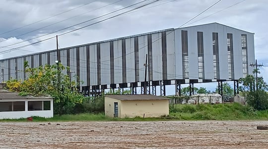 Vista de lo que debía ser la nueva planta alcoholera de Petropar.