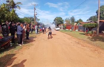 Vecinos atacan vivienda de adolescente aparentemente implicado en la muerte de Fernanda Benítez