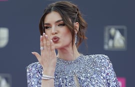 La paraguaya Nadia Ferreira brilló con su belleza y carisma en Premio Lo Nuestro 2026 en Miami, Florida, USA. (EFE/EPA/CRISTOBAL HERRERA-ULASHKEVICH)