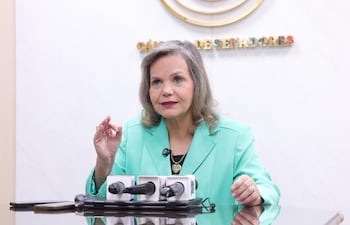 Lilian Samaniego, senadora (ANR, disidente).