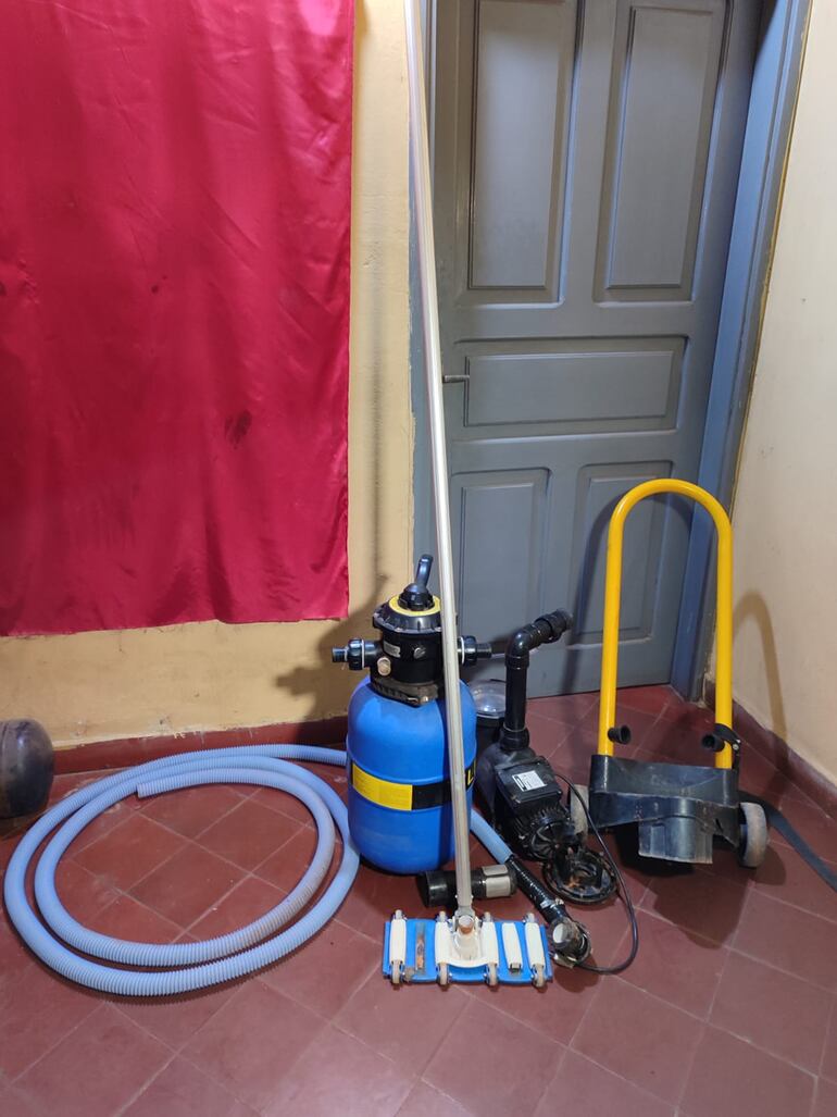 Filtro de agua para piscina recuperado tras robo realizado por dos personas con antecedentes de robo agravado y tentativa de homicidio.