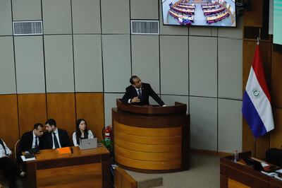 El ministro de Justicia, Angel Barchini, en su última sesión reservada en el Senado.