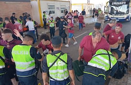 Control de hinchas de Lanús en el puesto fronterizo de Falcón.