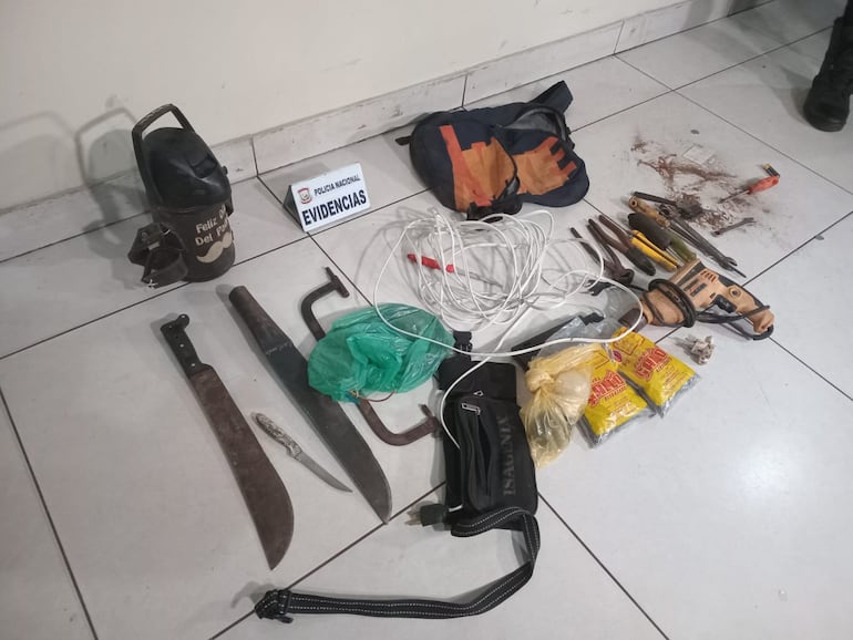 Policía recuperó parte de los objetos robados.