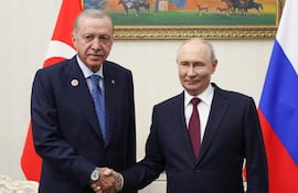 El presidente turco Recep Tayyip Erdogan (a la izquierda) y el ruso Vladimir Putin.