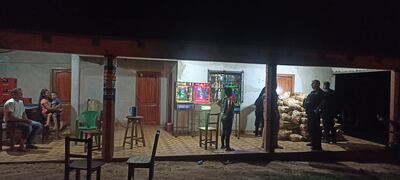 Balean una despensa en Alto Verá.