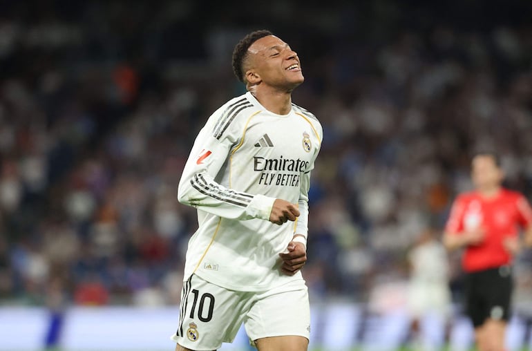 Real Madrid logra un triunfo sin brillo ante el Alavés en un Bernabéu dubitativo