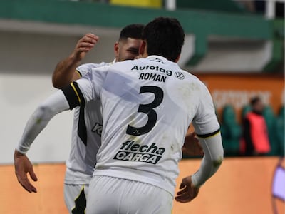 Fernando Román, futbolista de Defensa y Justicia, celebra un gol en el partido frente a Newell’s por la fecha 4 del torneo Clausura 2026 de la Liga Profesional de Argentina.