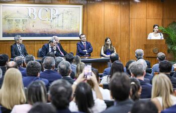 La nueva superintendenta de seguros Jazmín Bernal asumió ayer y habló sobre las prioridades de la institución