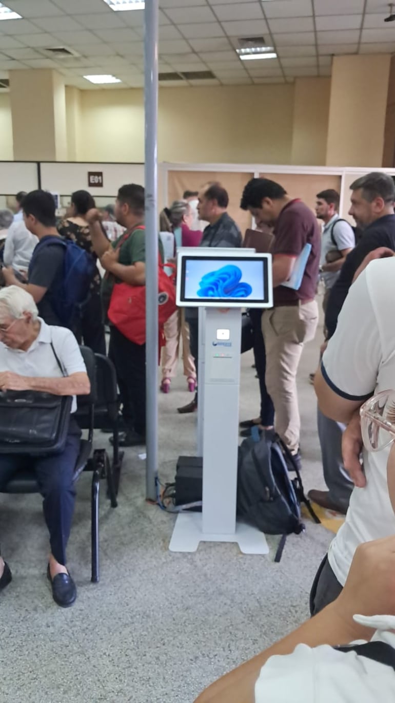 Persisten quejas por extrema lentitud en trámites del Registro Unificado Nacional