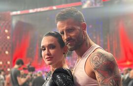 Lali González y Maxi Diorio sumaron 20 puntos bailando un sensual reguetón en la pista de América TV.