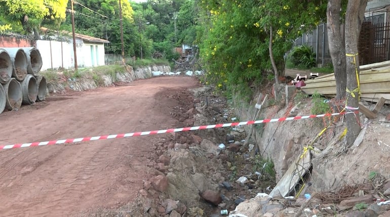 Obreros no aparecen todos los días, reportan los vecinos de Santo Domingo.