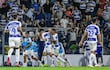 Los jugadores del 2 de Mayo celebran un gol en el partido frente a Cerro Porteño por la fecha 2 del torneo Clausura 2026 de la Primera División de Paraguay en el estadio Río Parapití, en Pedro Juan Caballero, Paraguay.