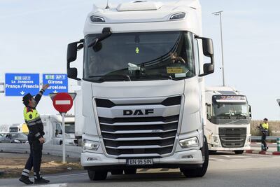 Las protestas de los agricultores franceses.  El primer ministro francés, Gabriel Attal, aseguró hoy que pondrá en marcha “nuevas medidas” para contrarrestar lo que considera una “competencia desleal” por parte de los agricultores extranjeros que venden sus productos en Francia, entre ellos España e Italia.