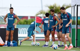 El entrenamiento de Portugal de este jueves en Palm Beach Gardens se vio interrumpido por aviso de tormenta.