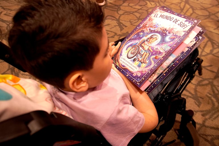 El libro "El mundo de Sofi" sensibiliza, inspira y visibiliza la vivencia con atrofia muscular espinal desde una perspectiva humana, inclusiva y llena de esperanza.