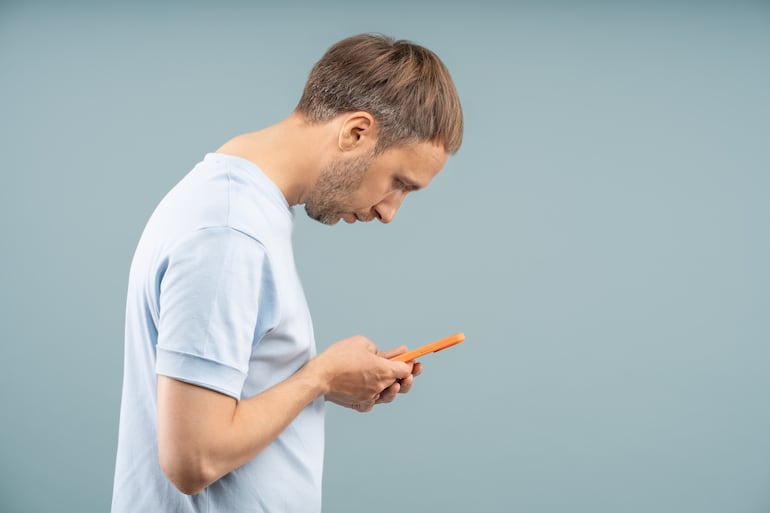 Adicción a las redes sociales, imagen ilustrativa.