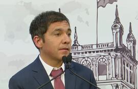 Rodrigo Ruiz Morel, nuevo Superintendente de Valores, en conferencia de prensa esta mañana.