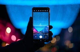 Tomar fotos con el celular, imagen ilustrativa.