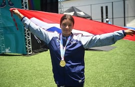 Yennifer Martínez subió a lo más alto del podio con oro escolar.