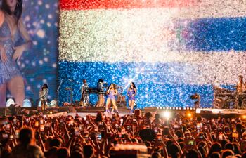 Vista del imponente escenario montado en el Estadio La Nueva Olla y que recibió a Shakira.
