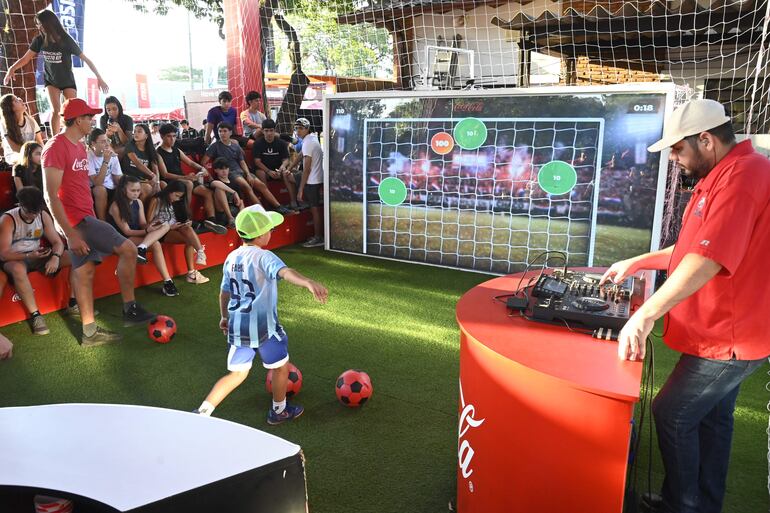 "Penalty Challenge" de Coca-Cola en el Intercolegial del ASA.