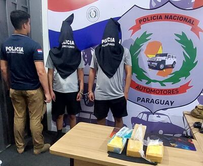 Agentes del Departamento de Control de Automotores detienen a dos personas e incautan casi 3 kilos de cocaína en Ypané.