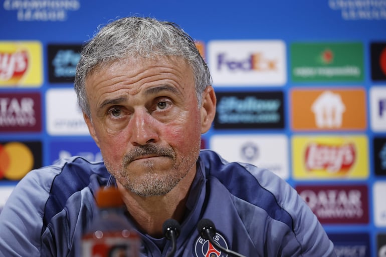 El español Luis Enrique, entrenador de PSG, en la conferencia de prensa previa al partido frente a Bayern Múnich por la ida de las semifinales de la Liga de Campeones. 
