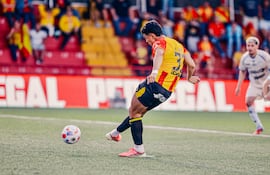 El paraguayo Fernando Lesme (24 años) marcó un gol para el Sport Herediano, vigente campeón del fútbol tico.