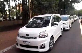 Los transportistas alternativos exigen una solución al problema y la destitución del jefe de Fiscalización.