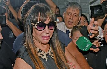 Luego de ser prófuga internacional por más de tres años, Moria Casán regresó a Paraguay en 2015 y terminó otra vez arrestada.