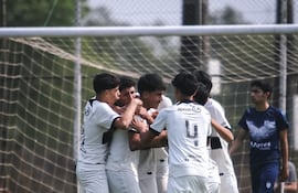 Los franjeados golearon 7-0 a Ameliano en Villeta